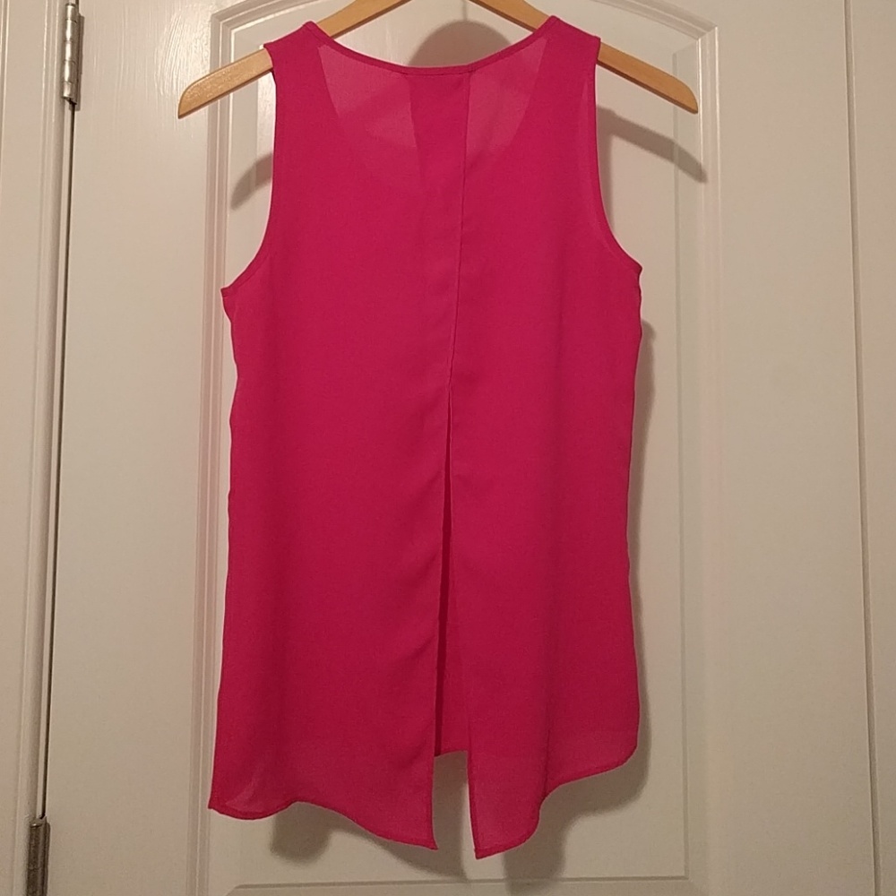 Express Split Back Tank - Picture 2 of 3